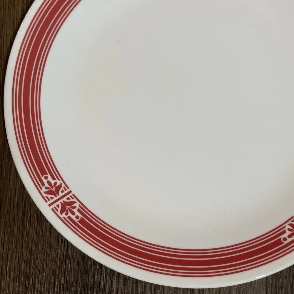 Corelle Prairie Garden Red White Dinner Plates 10 1/4